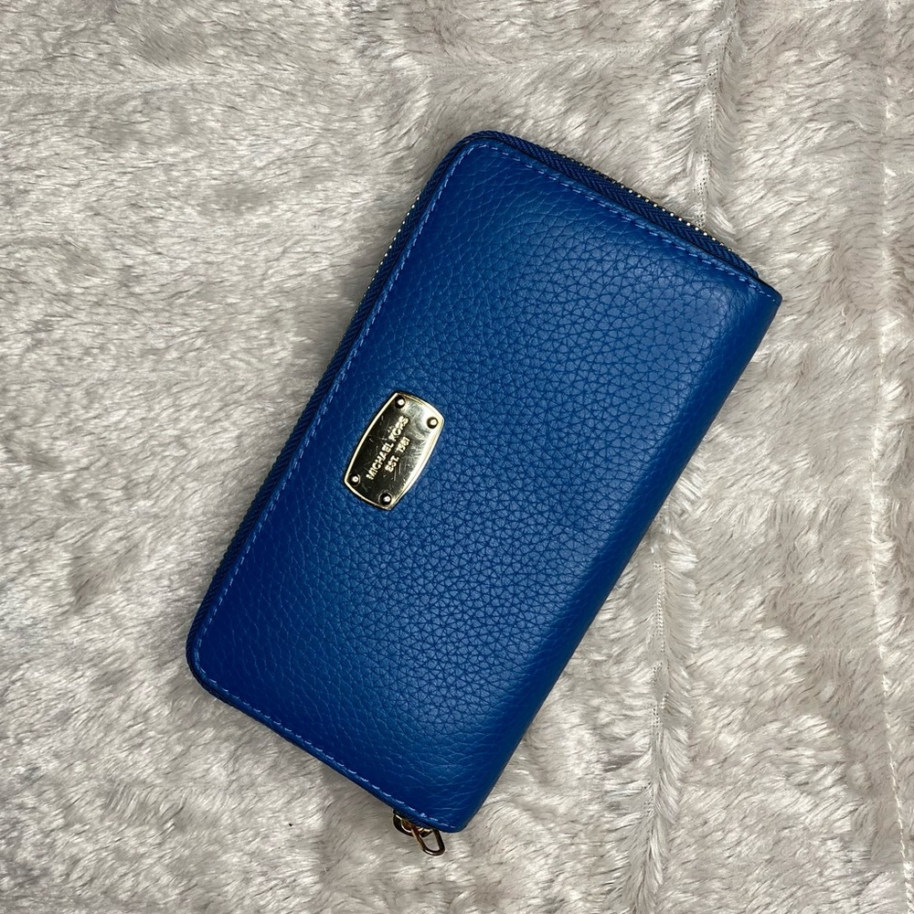 Michael Kors Blue Zipper Wallet